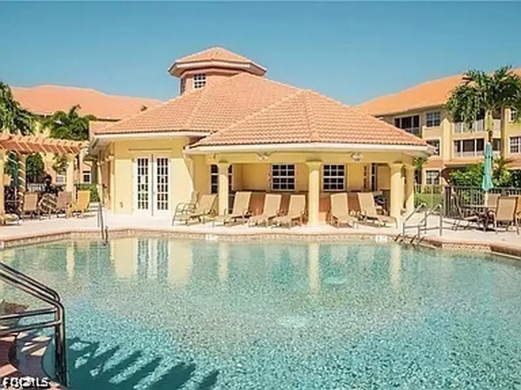 1141 Van Loon Commons Circle Cape Coral FL 33909