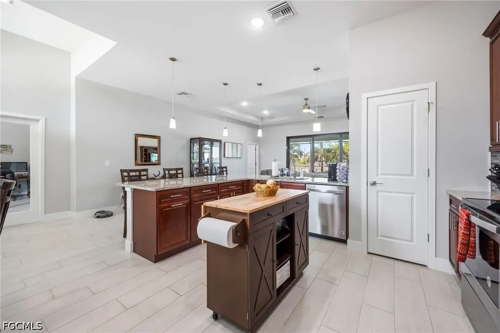 307 Gleason Parkway Cape Coral FL 33914