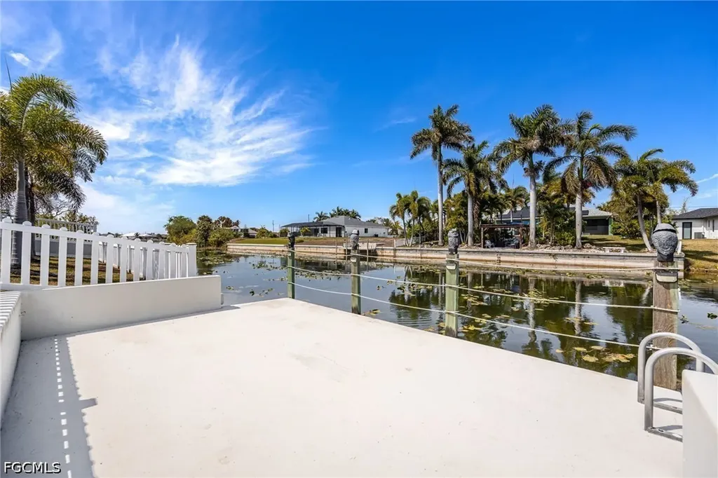 307 Gleason Parkway Cape Coral FL 33914
