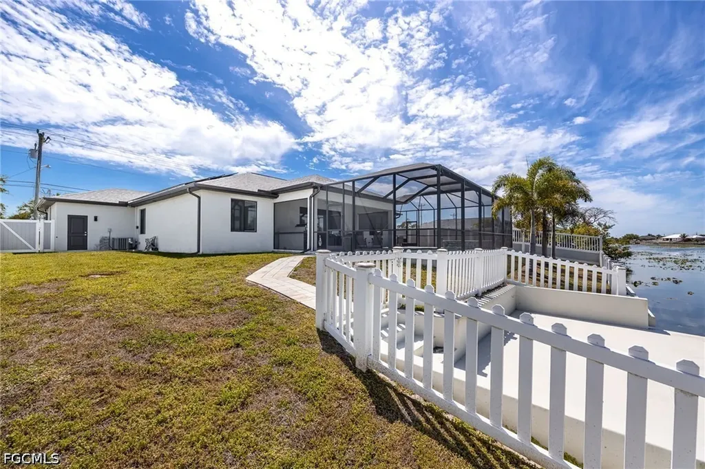 307 Gleason Parkway Cape Coral FL 33914