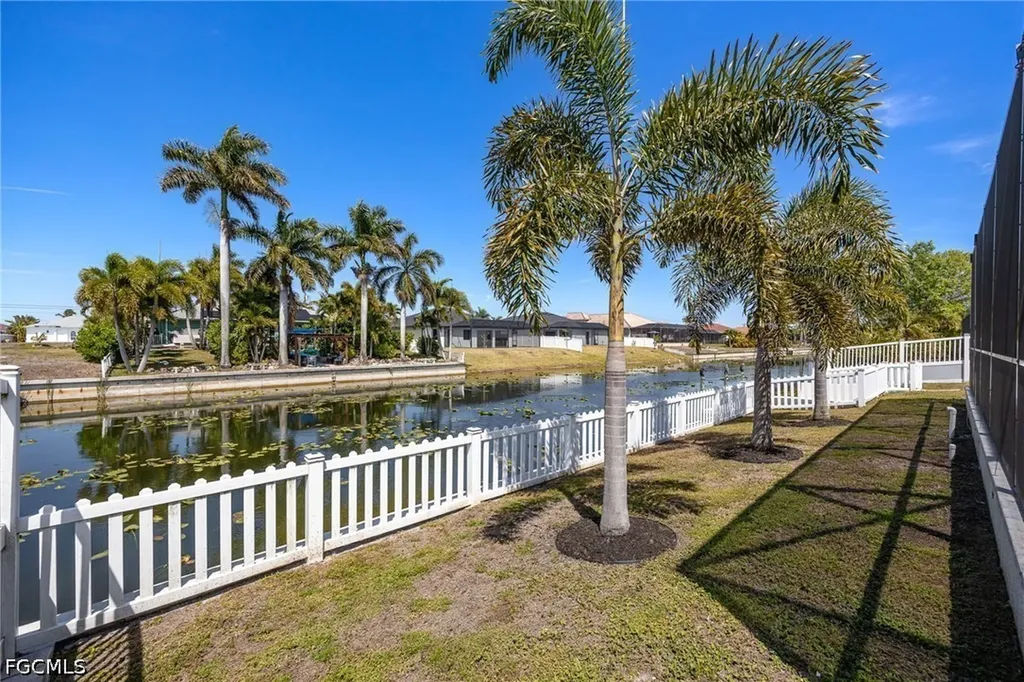 307 Gleason Parkway Cape Coral FL 33914