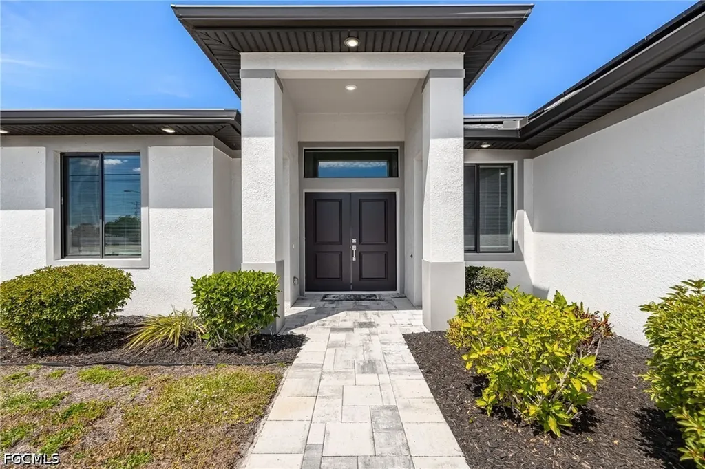 307 Gleason Parkway Cape Coral FL 33914