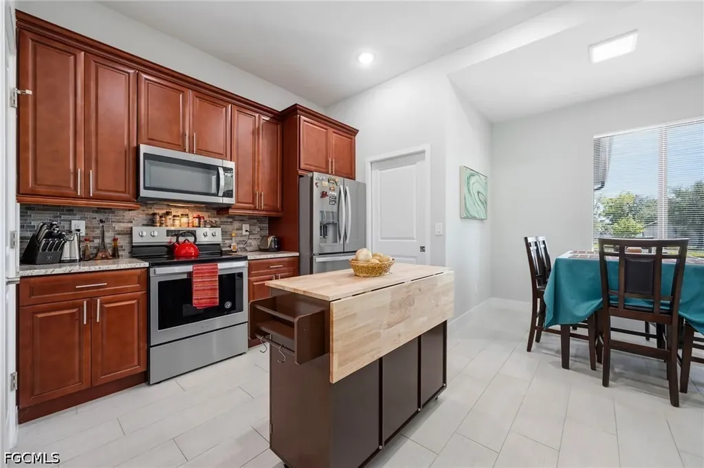 307 Gleason Parkway Cape Coral FL 33914