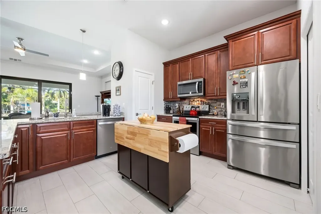 307 Gleason Parkway Cape Coral FL 33914