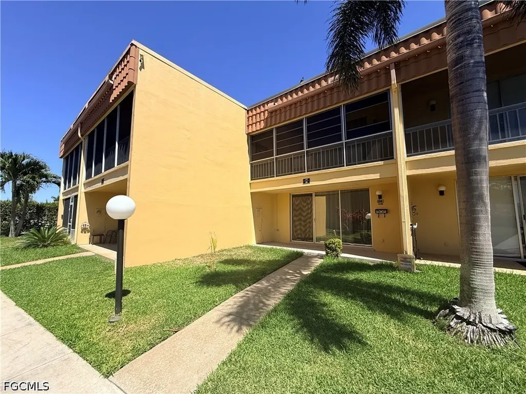 1608 SE 28th Terrace Cape Coral FL 33904
