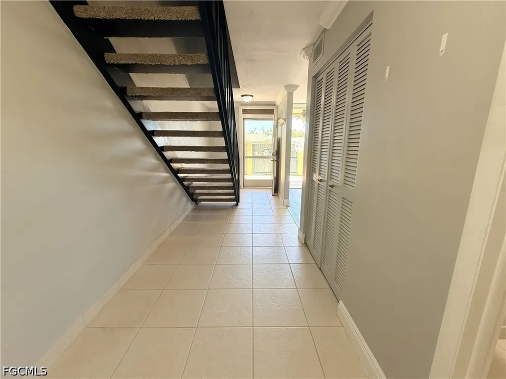 1608 SE 28th Terrace Cape Coral FL 33904