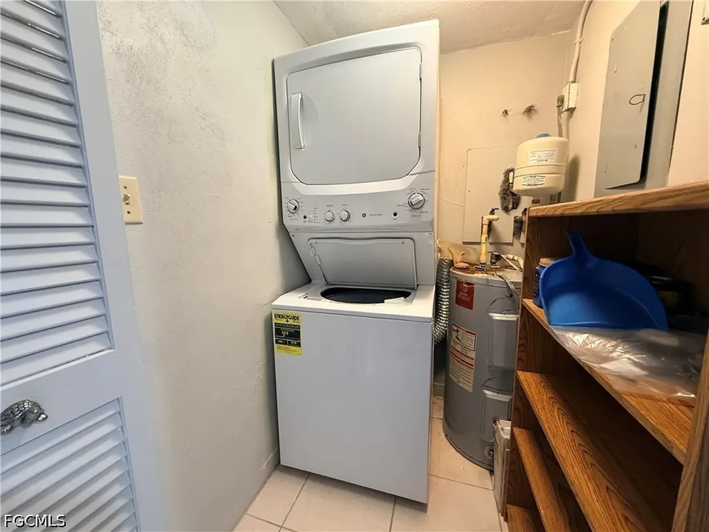 1608 SE 28th Terrace Cape Coral FL 33904