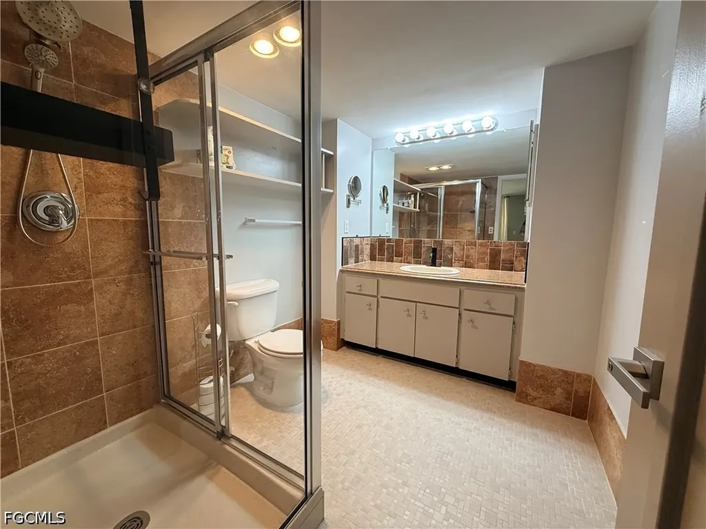 1608 SE 28th Terrace Cape Coral FL 33904