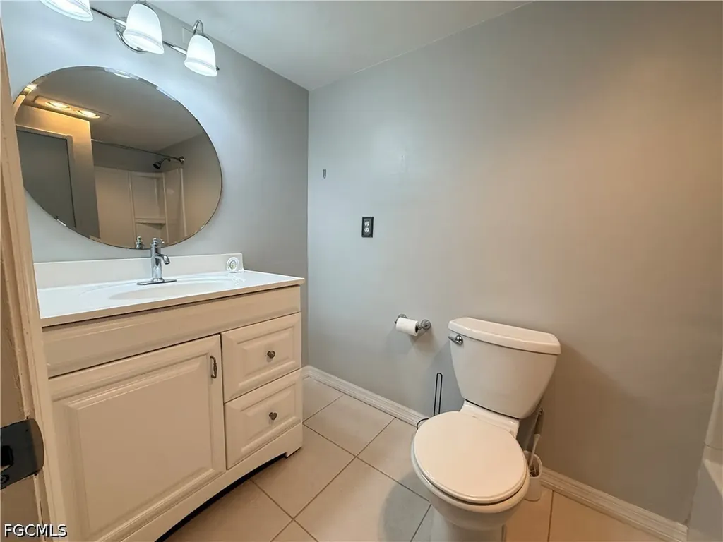 1608 SE 28th Terrace Cape Coral FL 33904