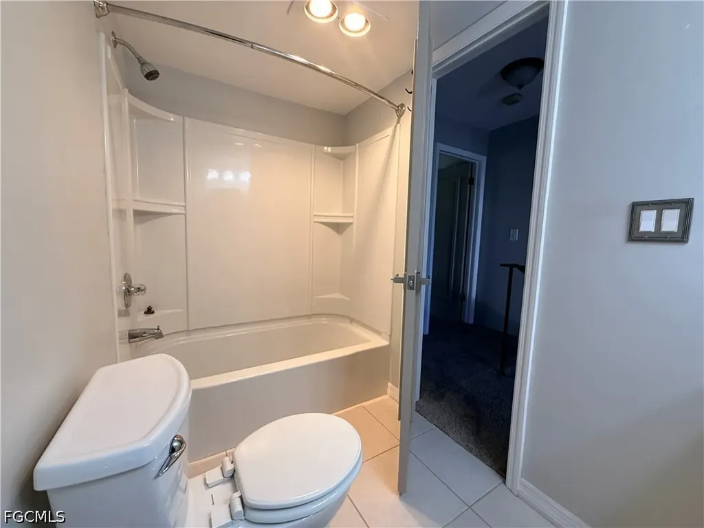 1608 SE 28th Terrace Cape Coral FL 33904