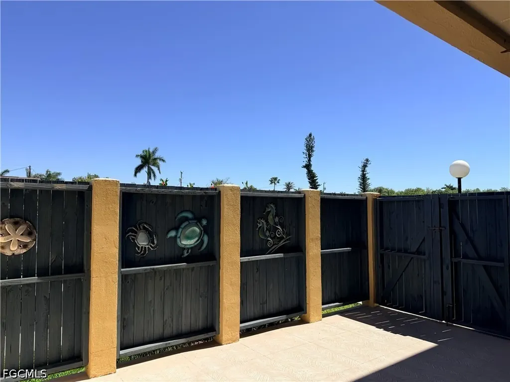 1608 SE 28th Terrace Cape Coral FL 33904