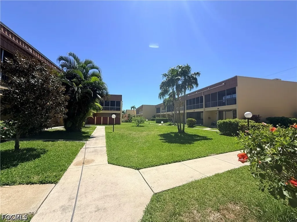 1608 SE 28th Terrace Cape Coral FL 33904