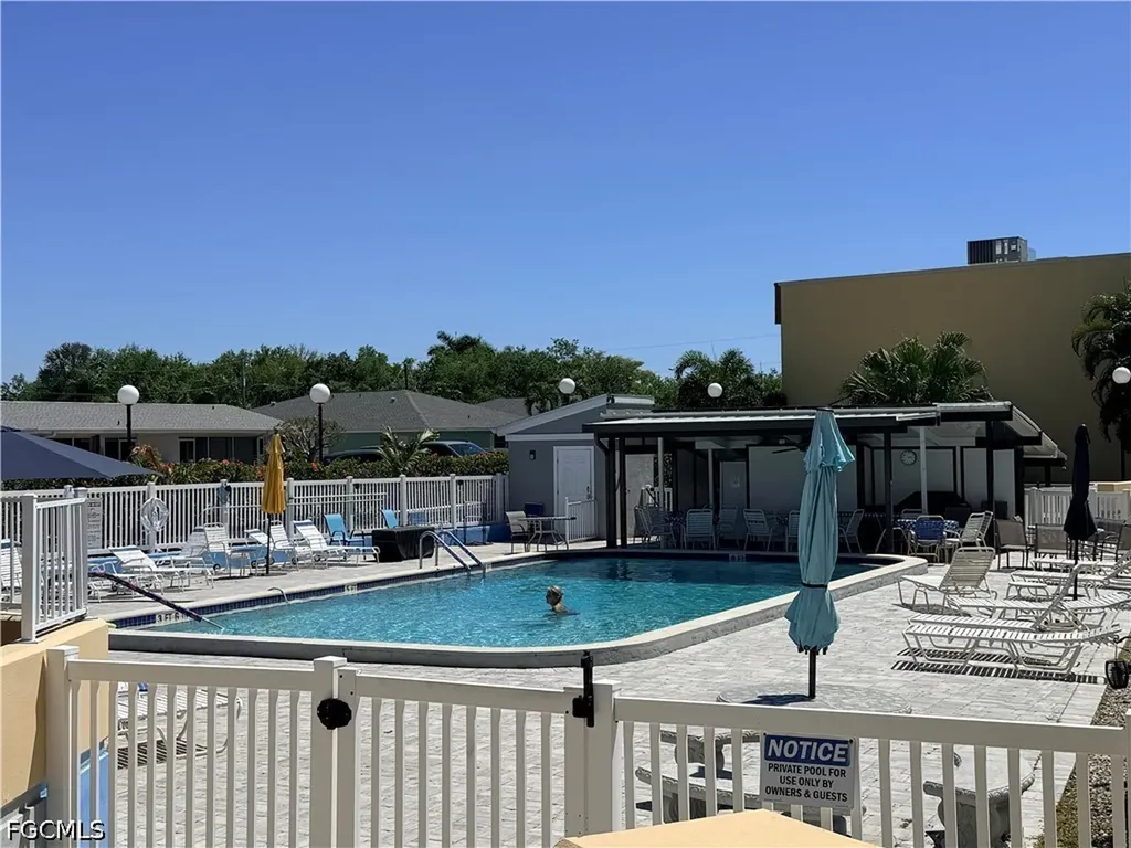 1608 SE 28th Terrace Cape Coral FL 33904