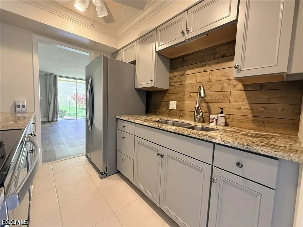 1608 SE 28th Terrace Cape Coral FL 33904