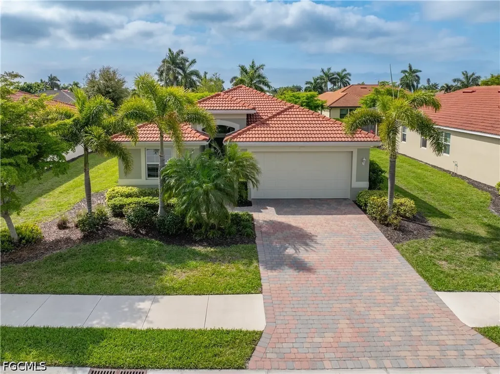 2935 Sunset Pointe Circle Cape Coral FL 33914