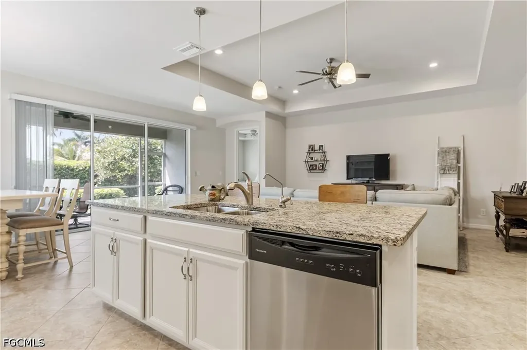 2935 Sunset Pointe Circle Cape Coral FL 33914