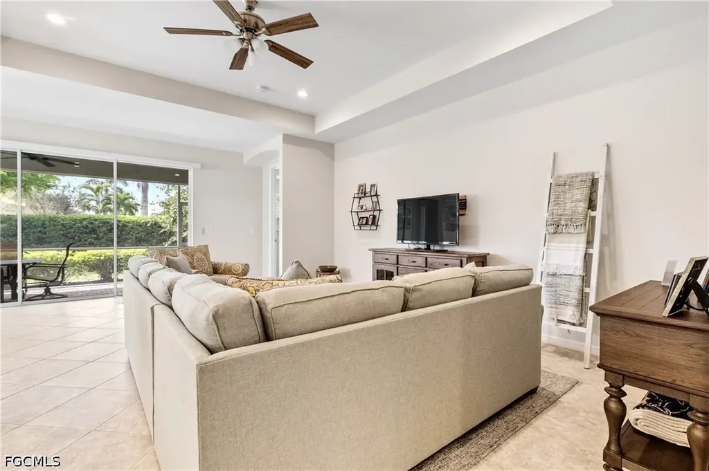 2935 Sunset Pointe Circle Cape Coral FL 33914