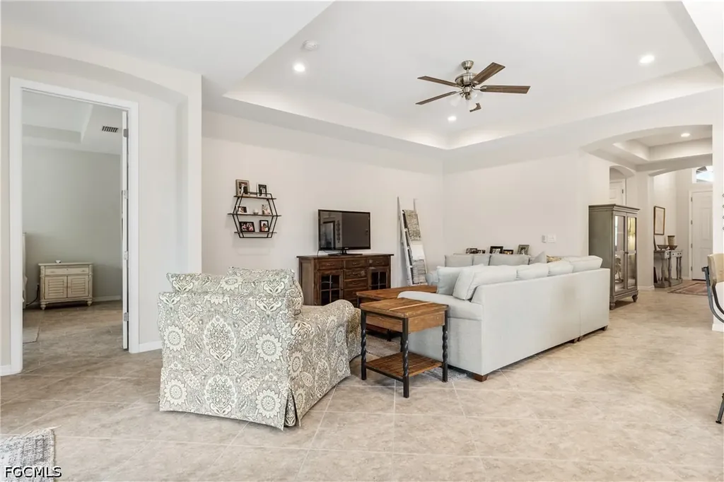 2935 Sunset Pointe Circle Cape Coral FL 33914