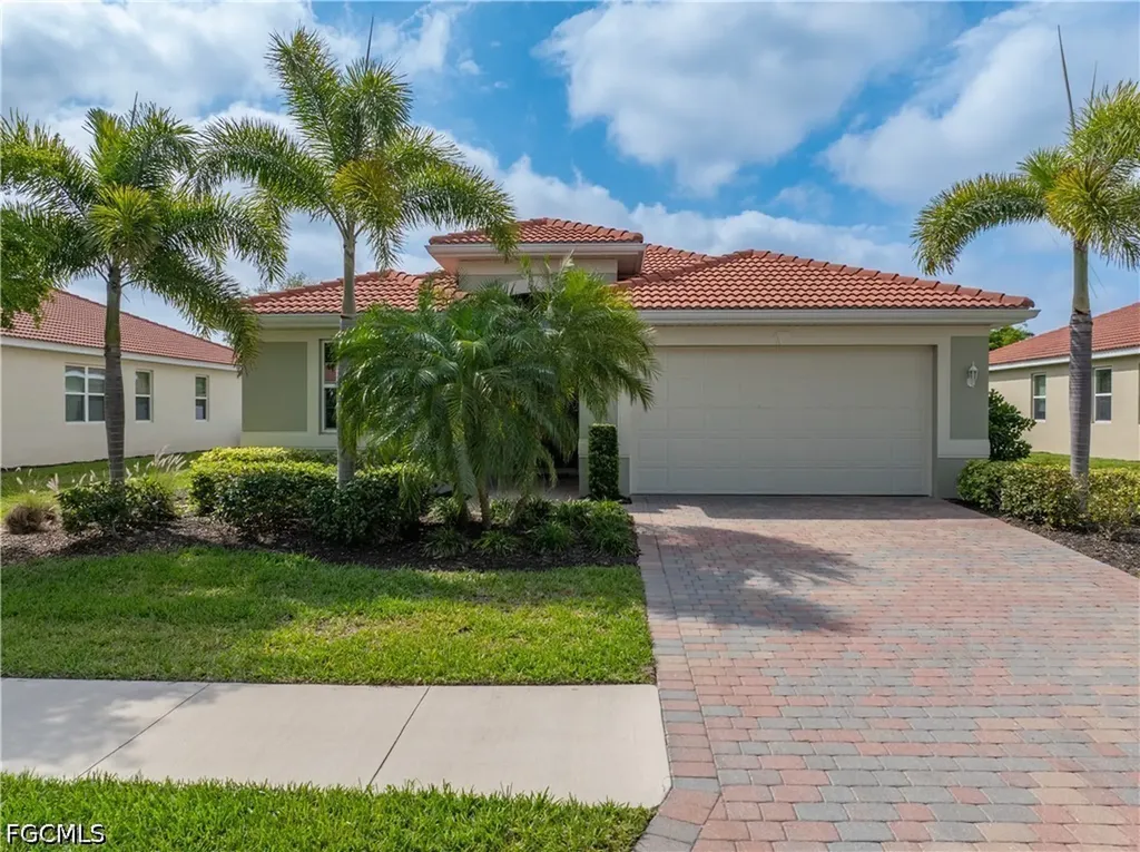 2935 Sunset Pointe Circle Cape Coral FL 33914