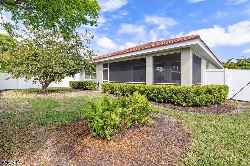 2935 Sunset Pointe Circle Cape Coral FL 33914