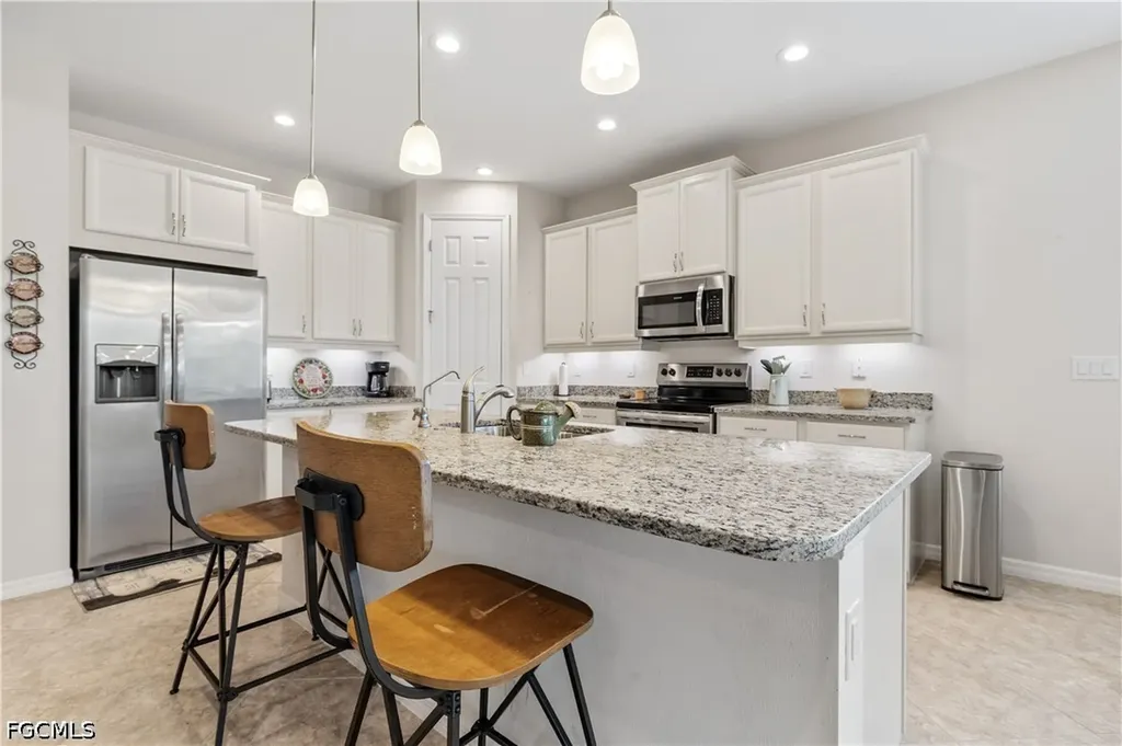 2935 Sunset Pointe Circle Cape Coral FL 33914
