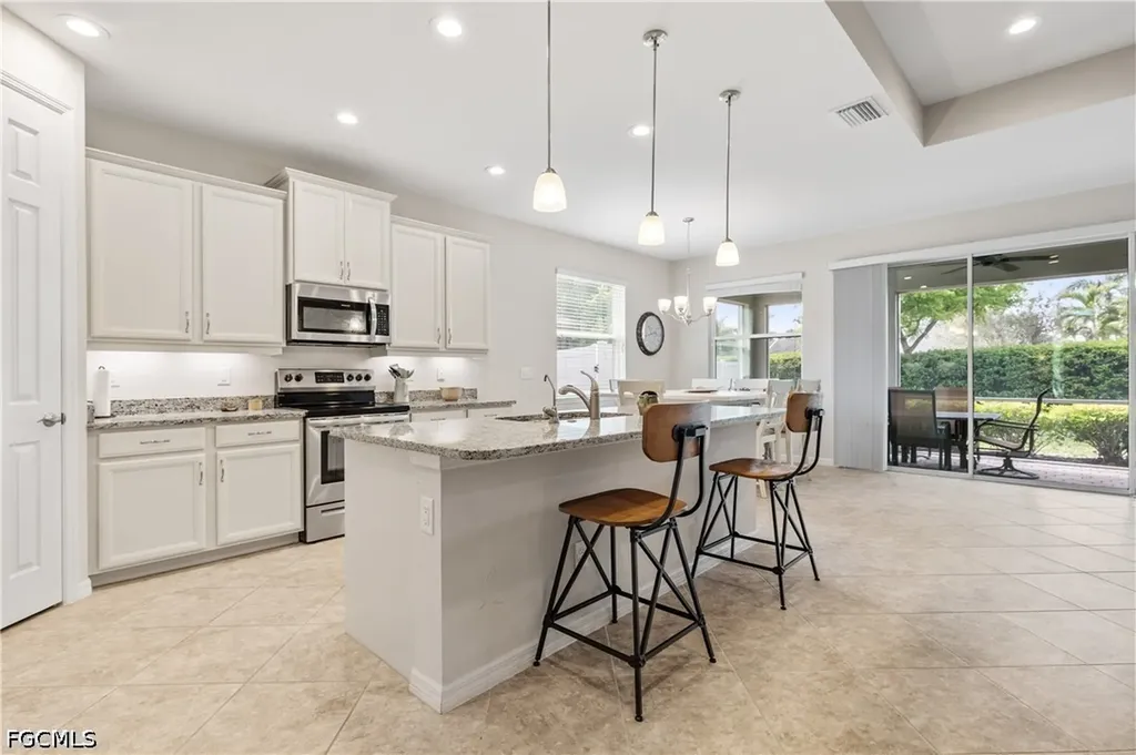 2935 Sunset Pointe Circle Cape Coral FL 33914