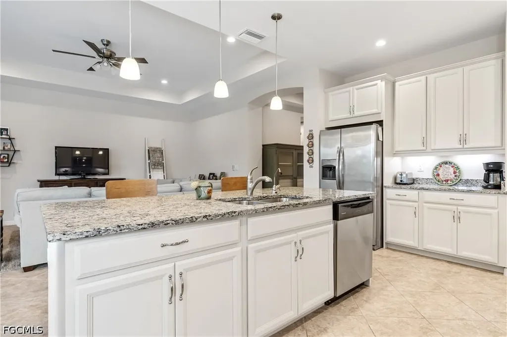 2935 Sunset Pointe Circle Cape Coral FL 33914
