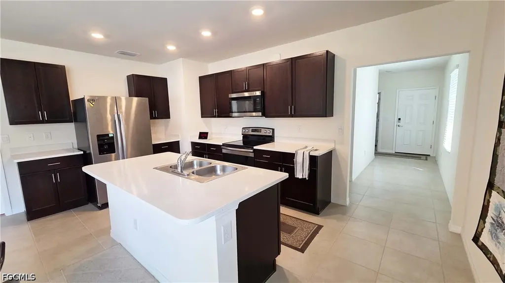 8705 Swell Brooks Court North Fort Myers FL 33917