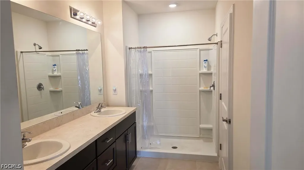 8705 Swell Brooks Court North Fort Myers FL 33917