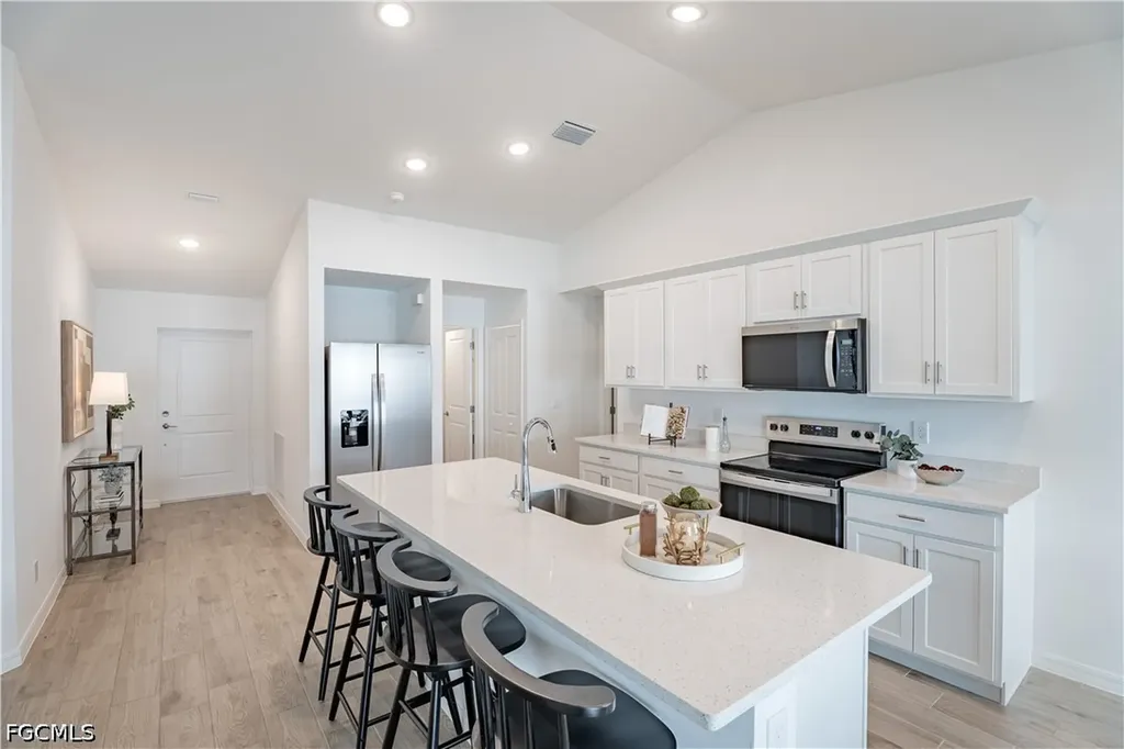 1811 NE 1st Place Cape Coral FL 33909