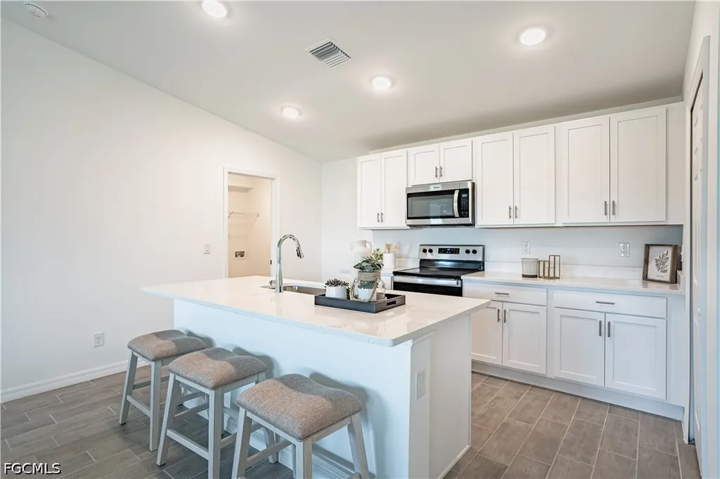 2123 NE 34th Terrace Cape Coral FL 33909