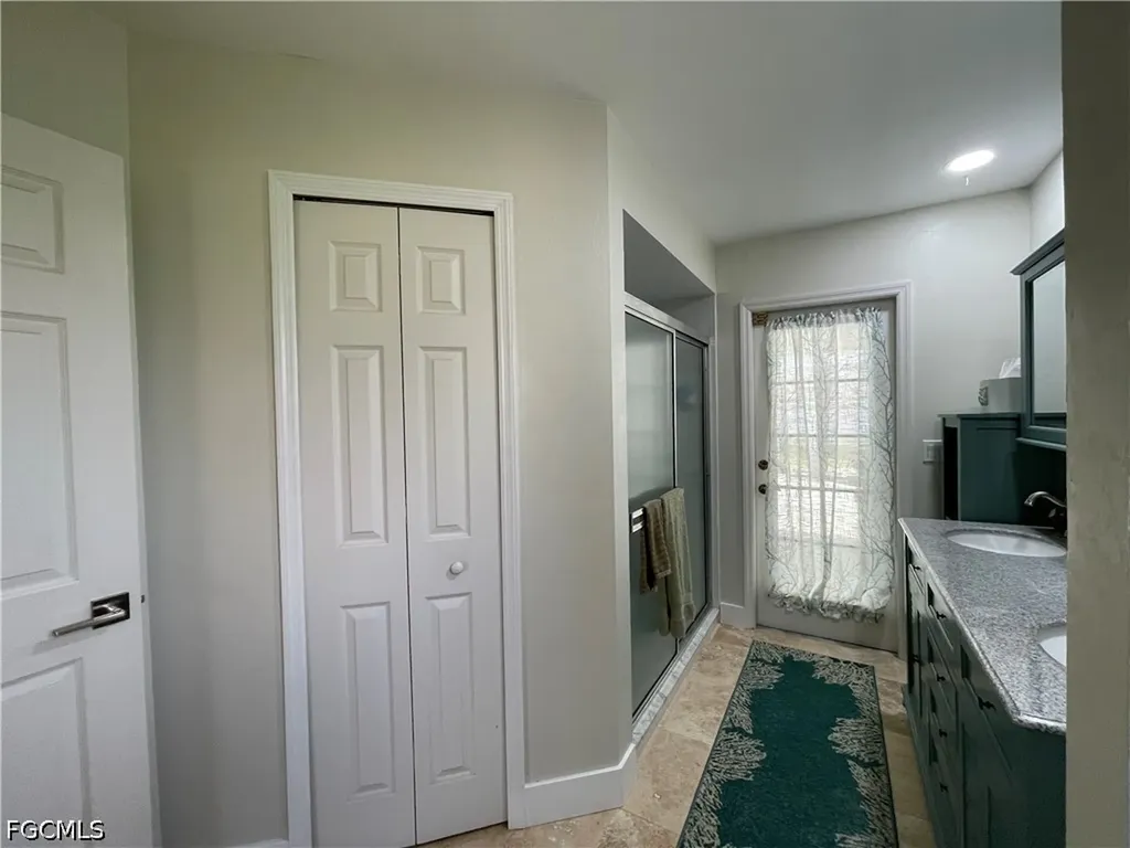 4436 SE 11th Place Cape Coral FL 33904