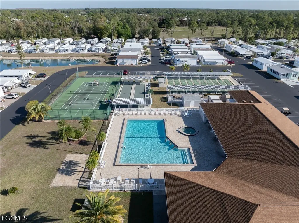184 Caravan Circle North Fort Myers FL 33903