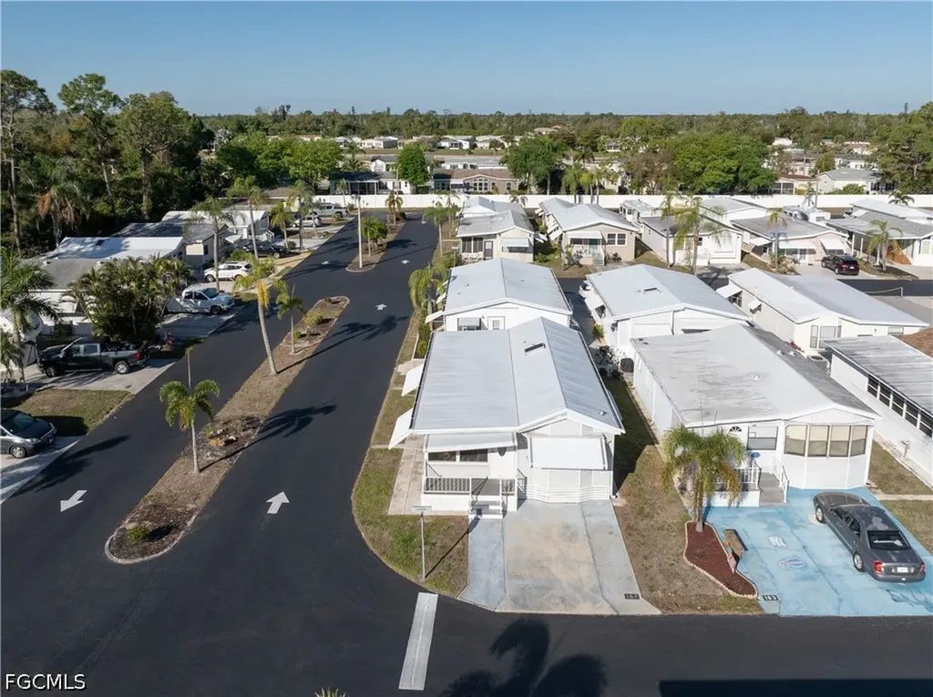 184 Caravan Circle North Fort Myers FL 33903