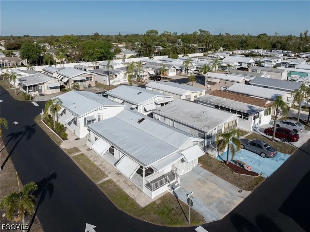 184 Caravan Circle North Fort Myers FL 33903