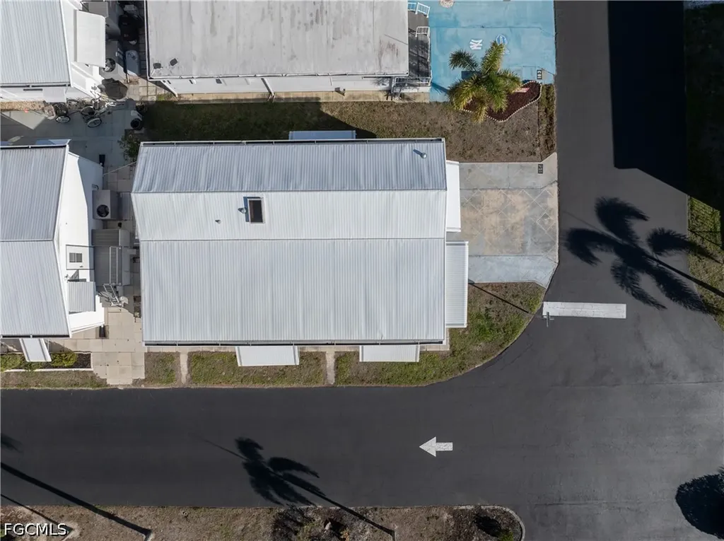 184 Caravan Circle North Fort Myers FL 33903