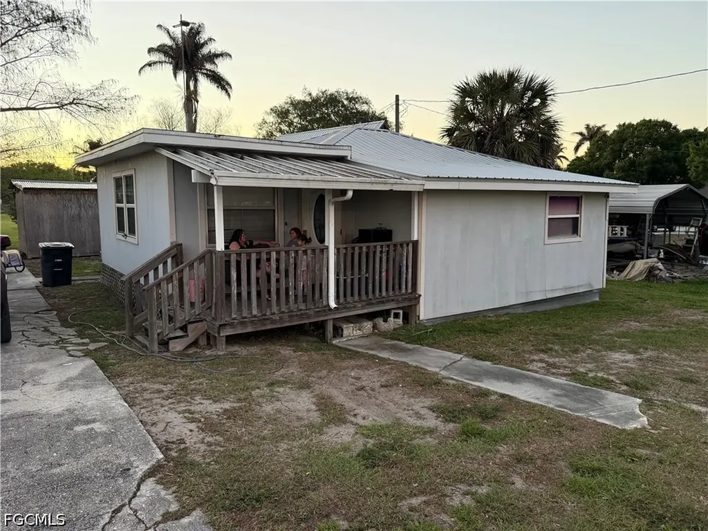815 Riverside Drive Moore Haven FL 33471