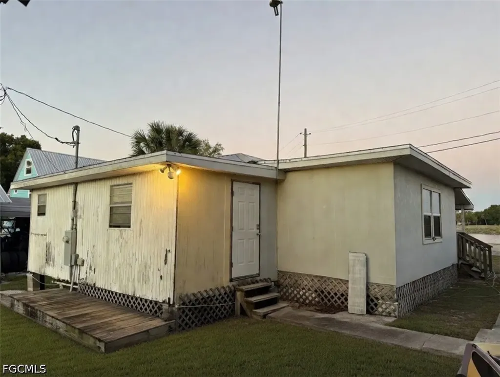 815 Riverside Drive Moore Haven FL 33471