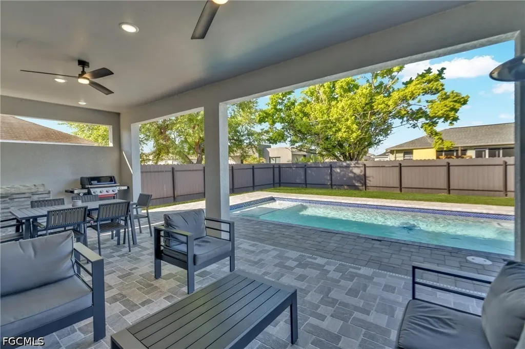 118 NW 2nd Avenue Cape Coral FL 33993