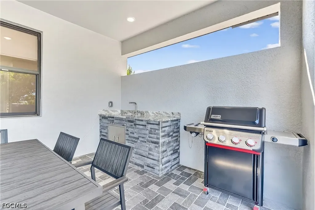 118 NW 2nd Avenue Cape Coral FL 33993