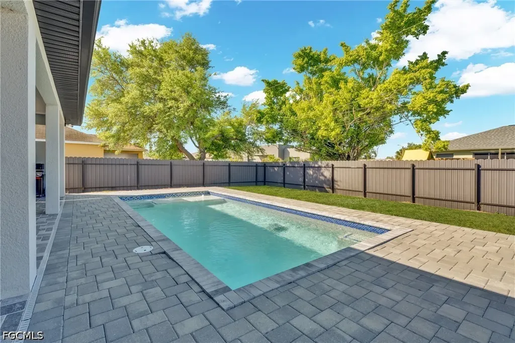 118 NW 2nd Avenue Cape Coral FL 33993