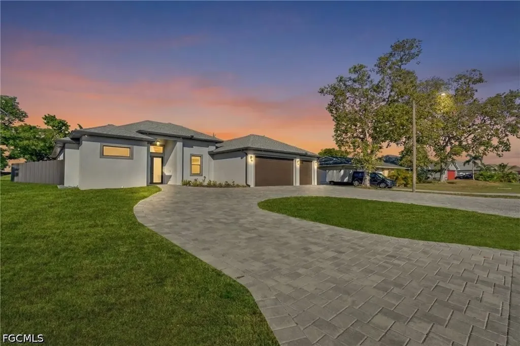 118 NW 2nd Avenue Cape Coral FL 33993