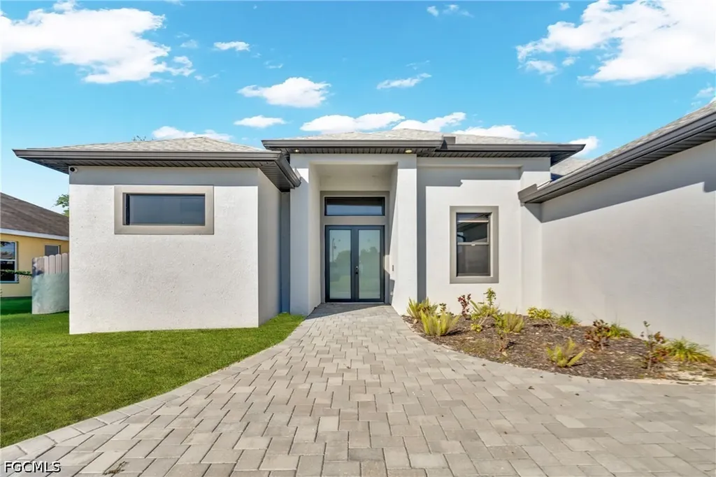 118 NW 2nd Avenue Cape Coral FL 33993