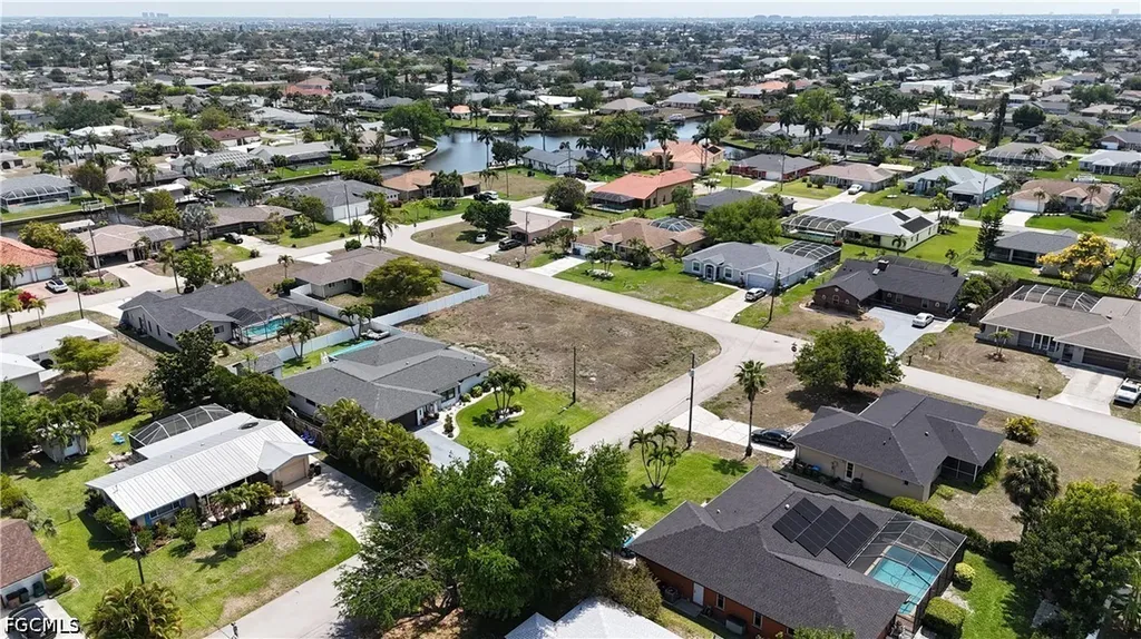 4037 SW 2nd Place Cape Coral FL 33914