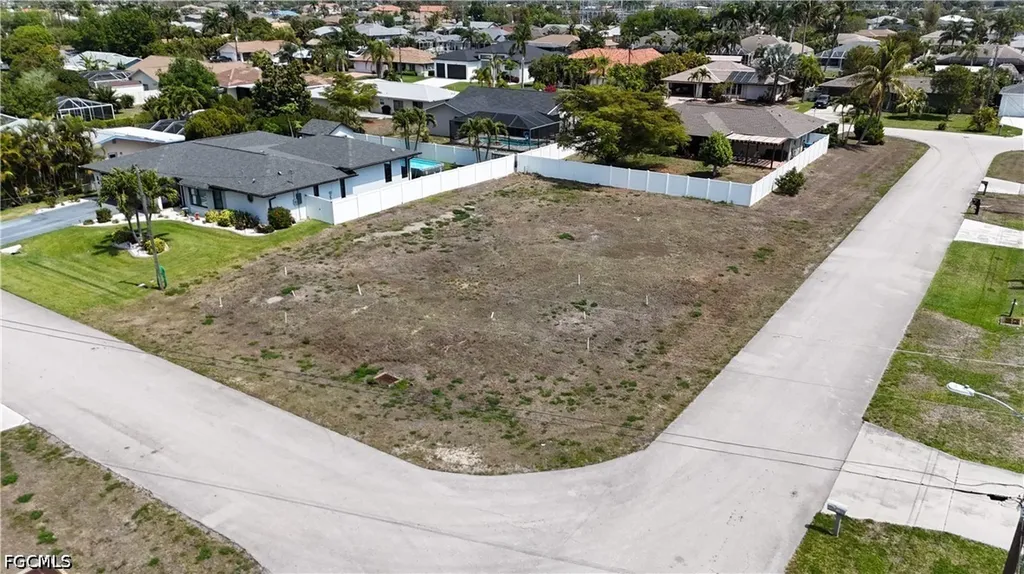 4037 SW 2nd Place Cape Coral FL 33914