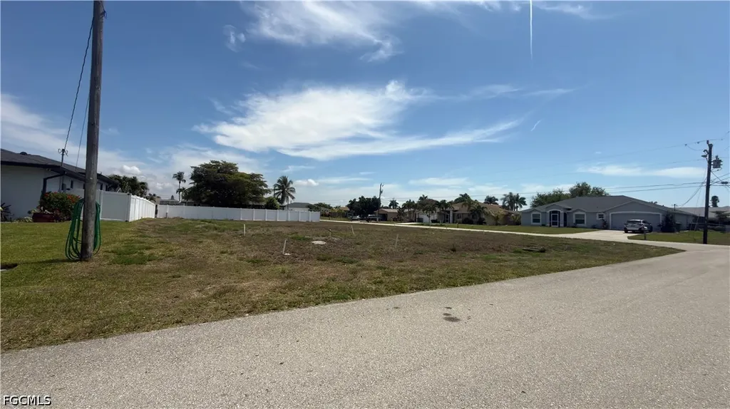 4037 SW 2nd Place Cape Coral FL 33914