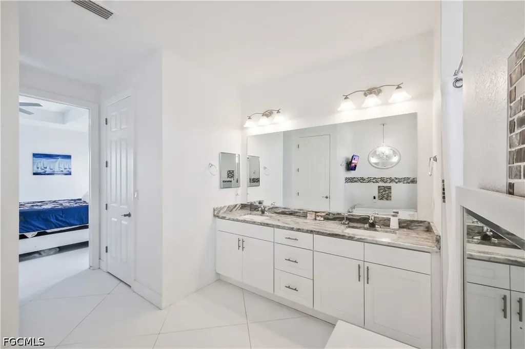 2319 NW 38th Avenue Cape Coral FL 33993