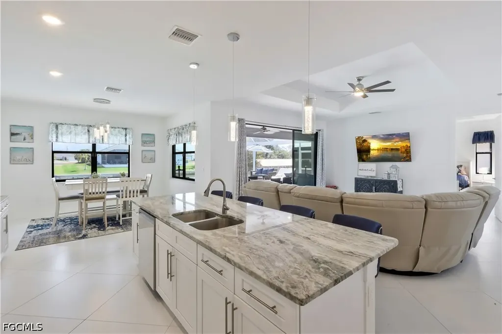 2319 NW 38th Avenue Cape Coral FL 33993