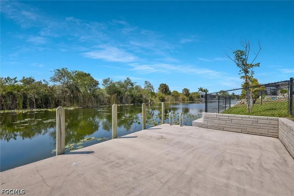 1428 NW 27th Place Cape Coral FL 33993
