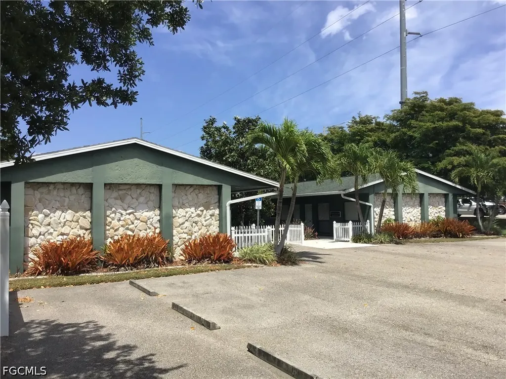 4020 Del Prado Boulevard S Cape Coral FL 33904
